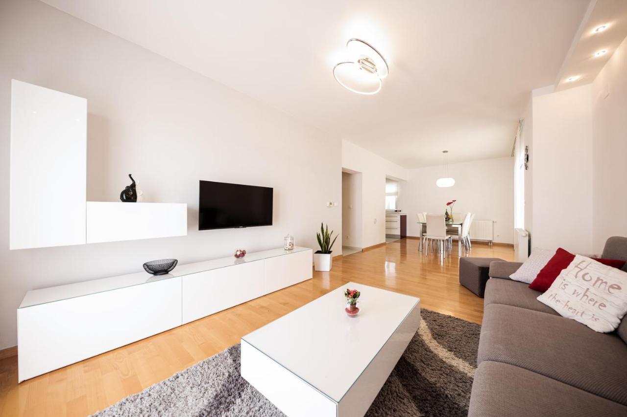 Villa Visum Zara Esterno foto