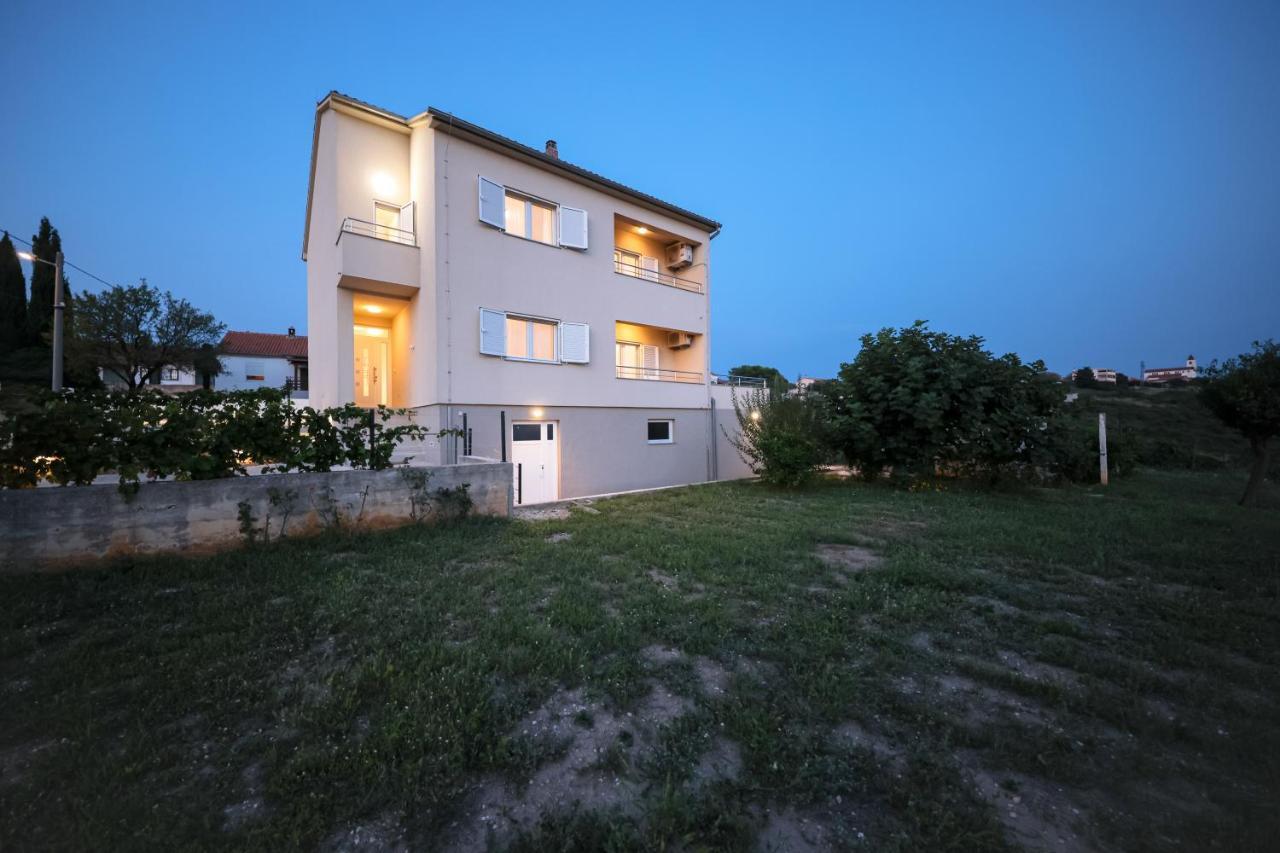 Villa Visum Zara Esterno foto